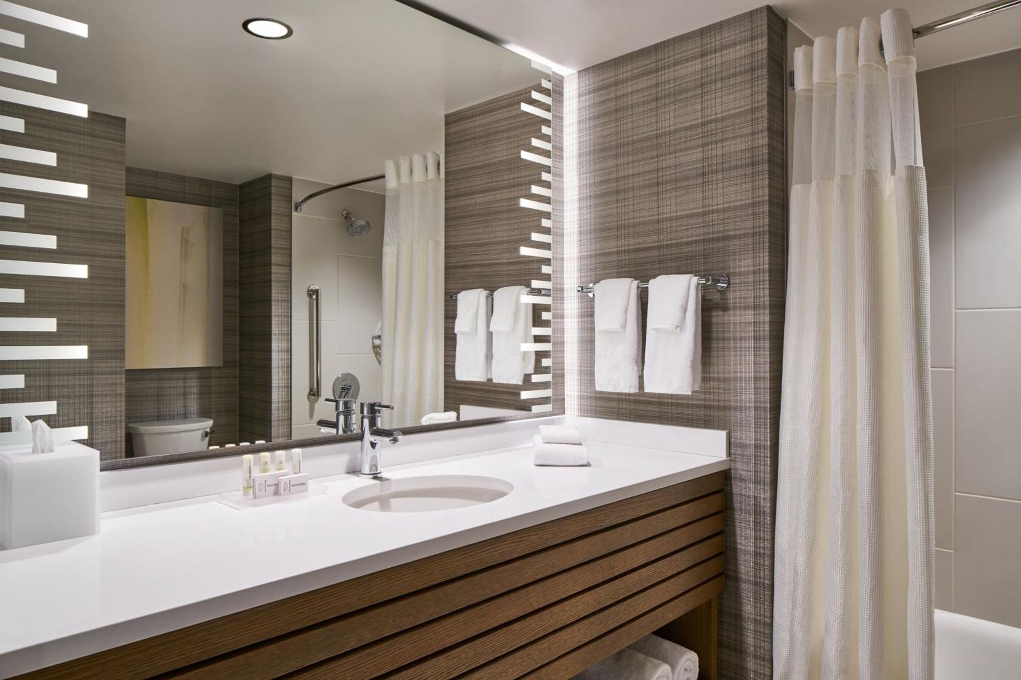 Отель Courtyard By Marriott Washington Downtown/Convention Center Экстерьер фото