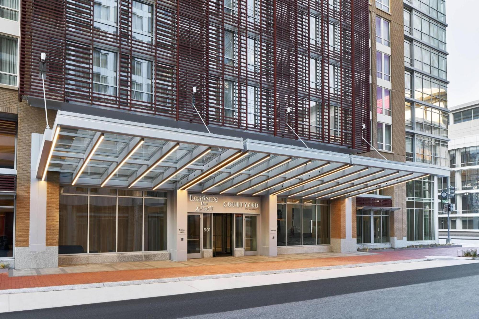 Отель Courtyard By Marriott Washington Downtown/Convention Center Экстерьер фото